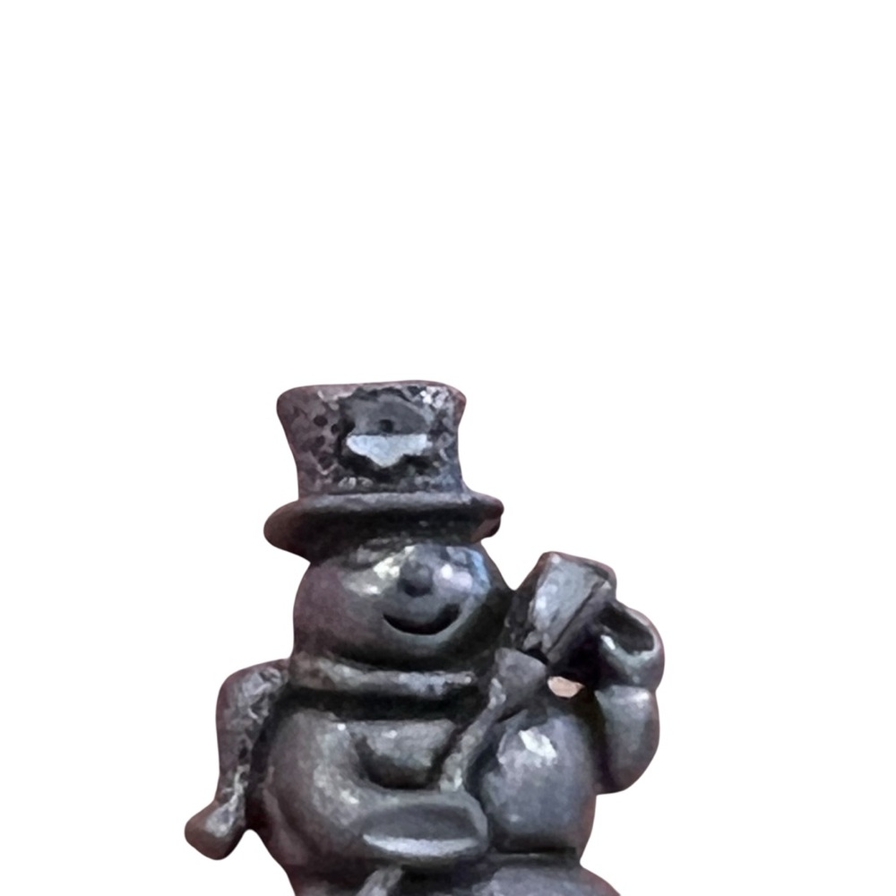 Pewter Snowman with Broom Silver Metal‎ Color Tie Hat Lapel Pin Signed DM 99 VTG - Picture 5 of 10